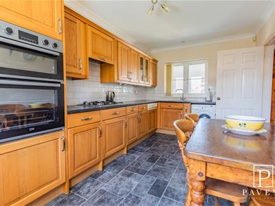 KITCHEN BREAKFAST ROOM